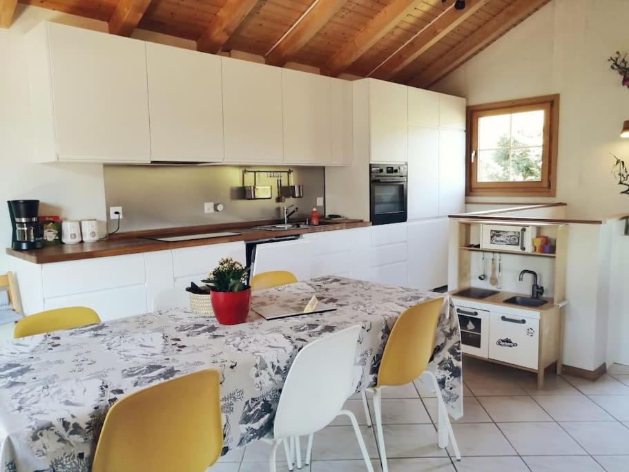 Confortable Chalet Avec Magnifique Vue En Gruyere. Charmey Zewnętrze zdjęcie